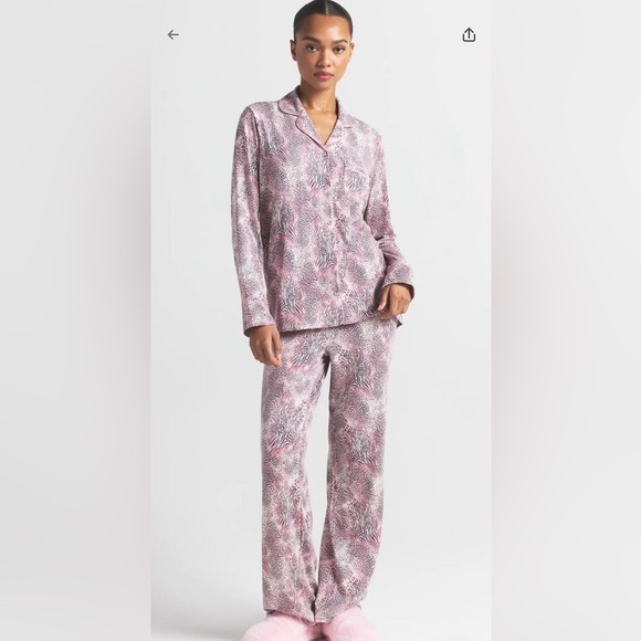 SKIMS Other - SKIMS Pink and White Pajama Set